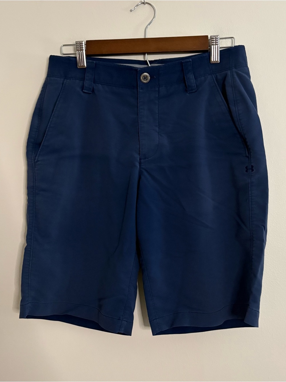 Under Armour Men's 30” Navy Blue Flat Front Shorts casual golf work